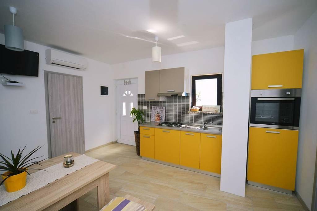 Jovich Apartments 2 Mošćenička Draga Buitenkant foto