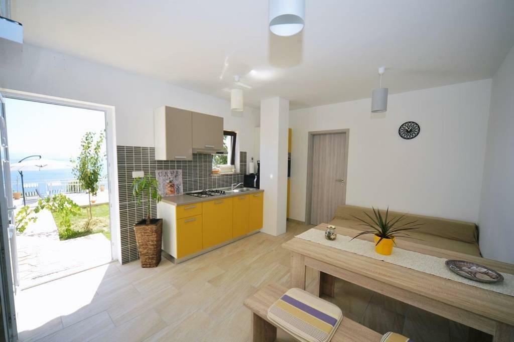 Jovich Apartments 2 Mošćenička Draga Buitenkant foto